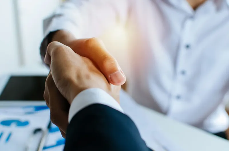 Atención al cliente multilingüe 24/7